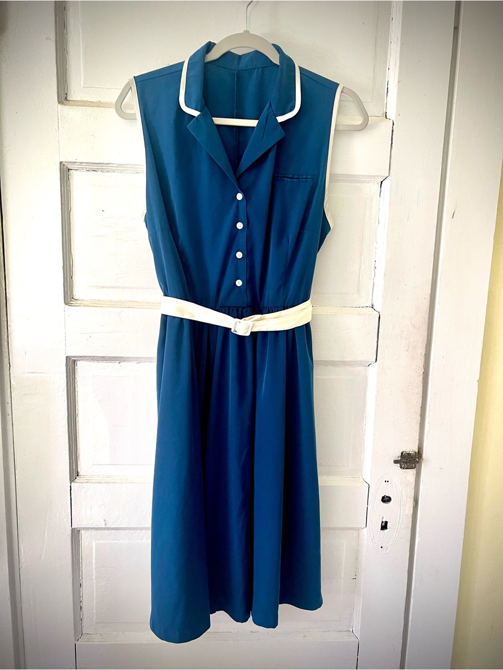 Retro Stage Sleeveless Blue Fit & Flare Cocktail Dress with White Belt & Pockets